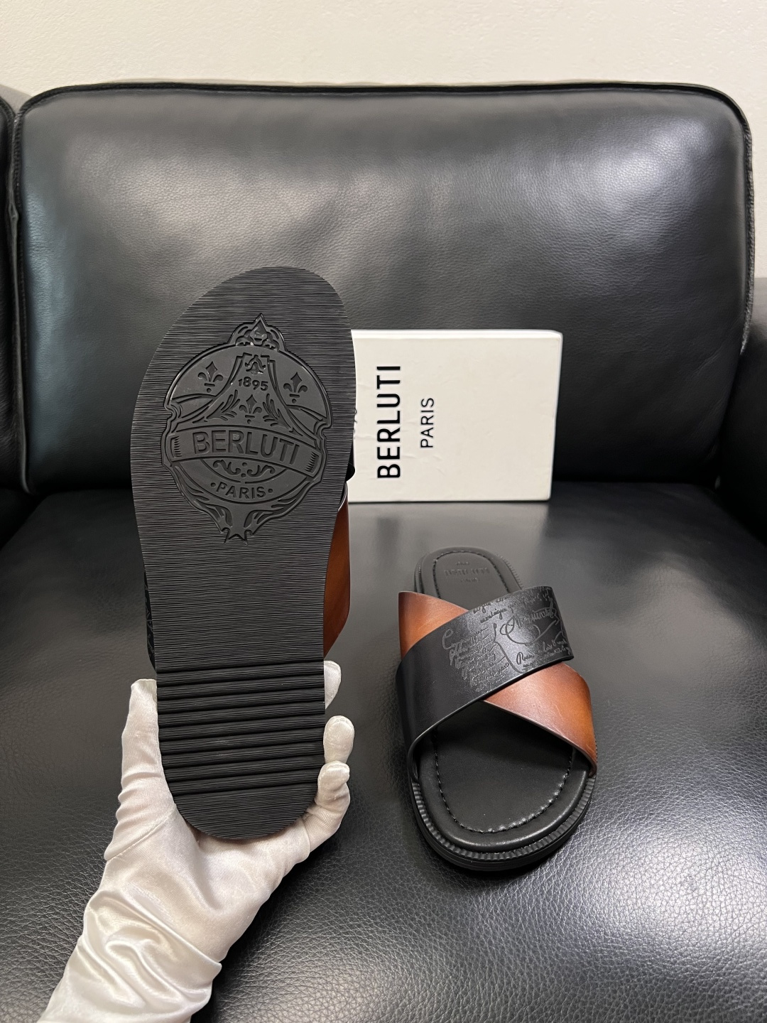 Berluti  高品质  顶级工艺品  布鲁提  拖鞋专柜同步发售原厂配置，意大利进口牛皮面料，全进口