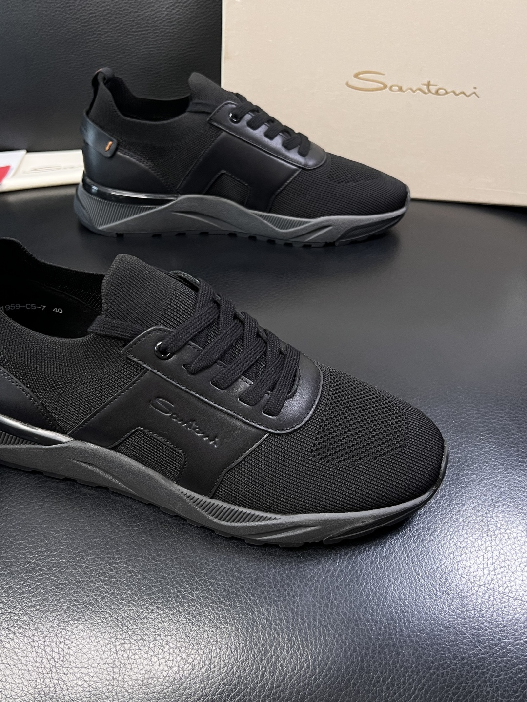 Santoni  高品质    顶级工艺品  圣东尼  专柜新品同步，鞋面意大利进口牛皮飞织面料，进口水