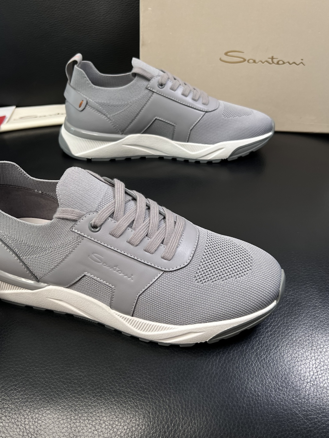 Santoni  高品质    顶级工艺品  圣东尼  专柜新品同步，鞋面意大利进口牛皮飞织面料，进口水