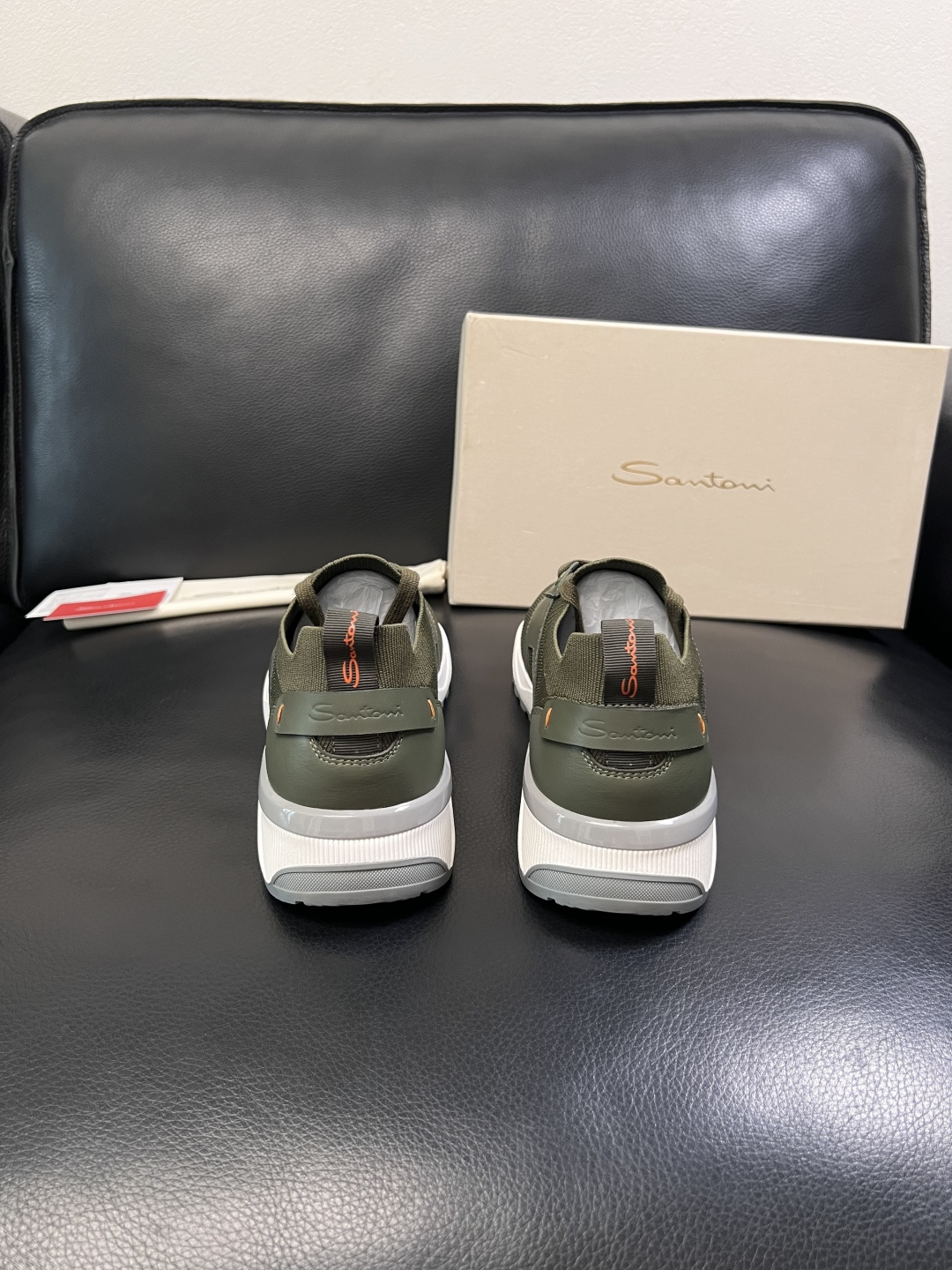 Santoni  高品质    顶级工艺品  圣东尼  专柜新品同步，鞋面意大利进口牛皮飞织面料，进口水