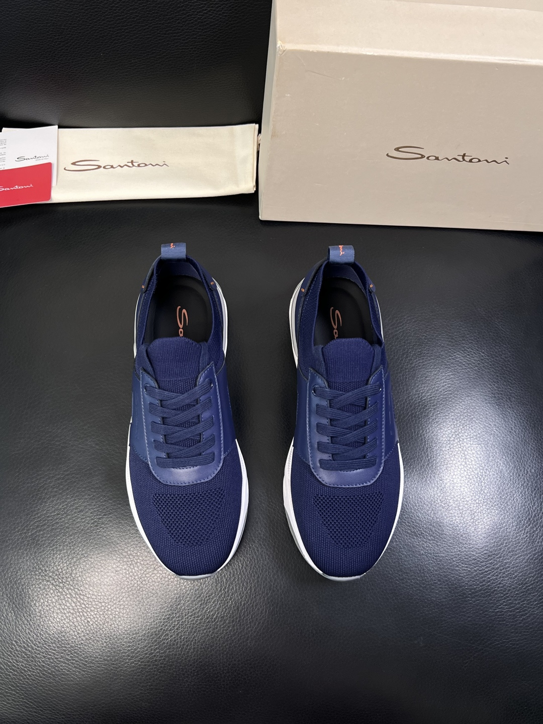 Santoni  高品质    顶级工艺品  圣东尼  专柜新品同步，鞋面意大利进口牛皮飞织面料，进口水