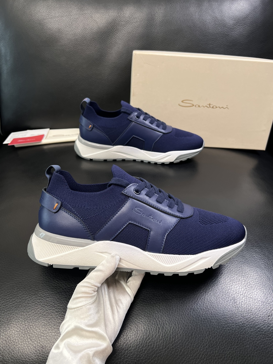 Santoni  高品质    顶级工艺品  圣东尼  专柜新品同步，鞋面意大利进口牛皮飞织面料，进口水