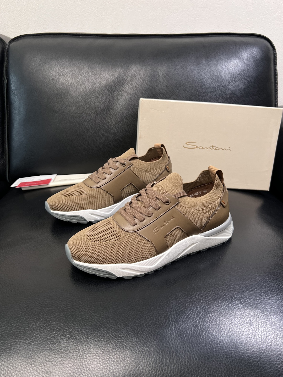 Santoni  高品质    顶级工艺品  圣东尼  专柜新品同步，鞋面意大利进口牛皮飞织面料，进口水