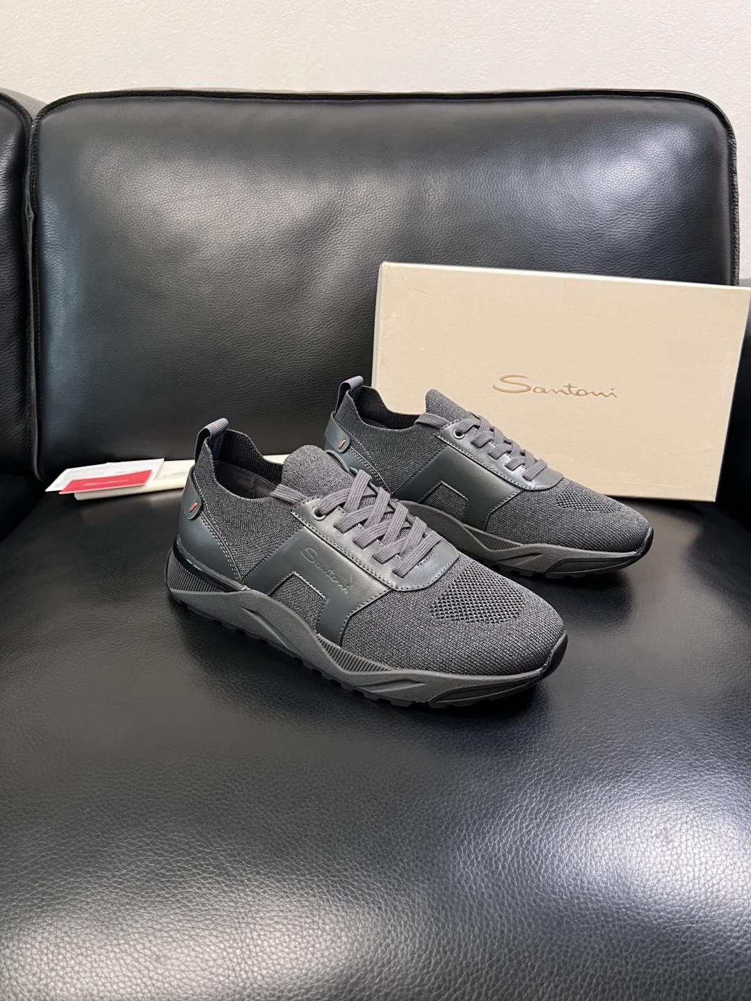 Santoni  高品质    顶级工艺品  圣东尼  专柜新品同步，鞋面意大利进口牛皮飞织面料，进口水