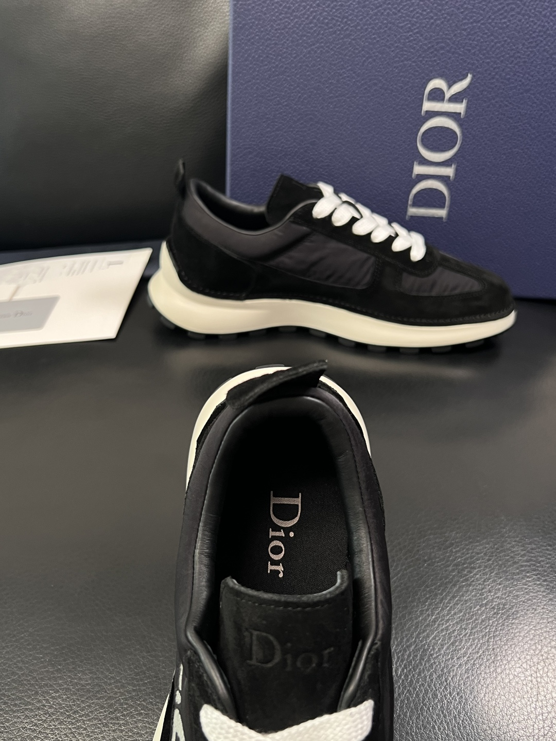 Dior 顶级工艺品 迪奥  专柜同步 原厂配置，意大利进口原版牛皮面料，透气舒适进口水染牛里垫，鞋底：