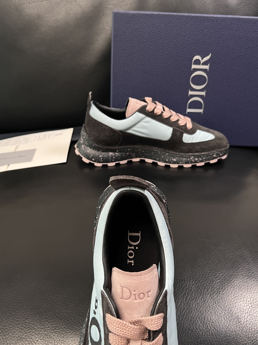 Dior 顶级工艺品 迪奥  专柜同步 原厂配置，意大利进口原版牛皮面料，透气舒适进口水染牛里垫，鞋底：