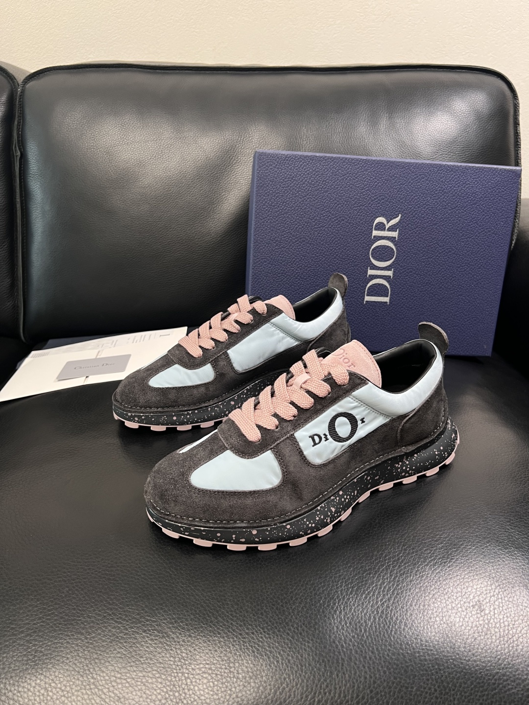 Dior 顶级工艺品 迪奥  专柜同步 原厂配置，意大利进口原版牛皮面料，透气舒适进口水染牛里垫，鞋底：