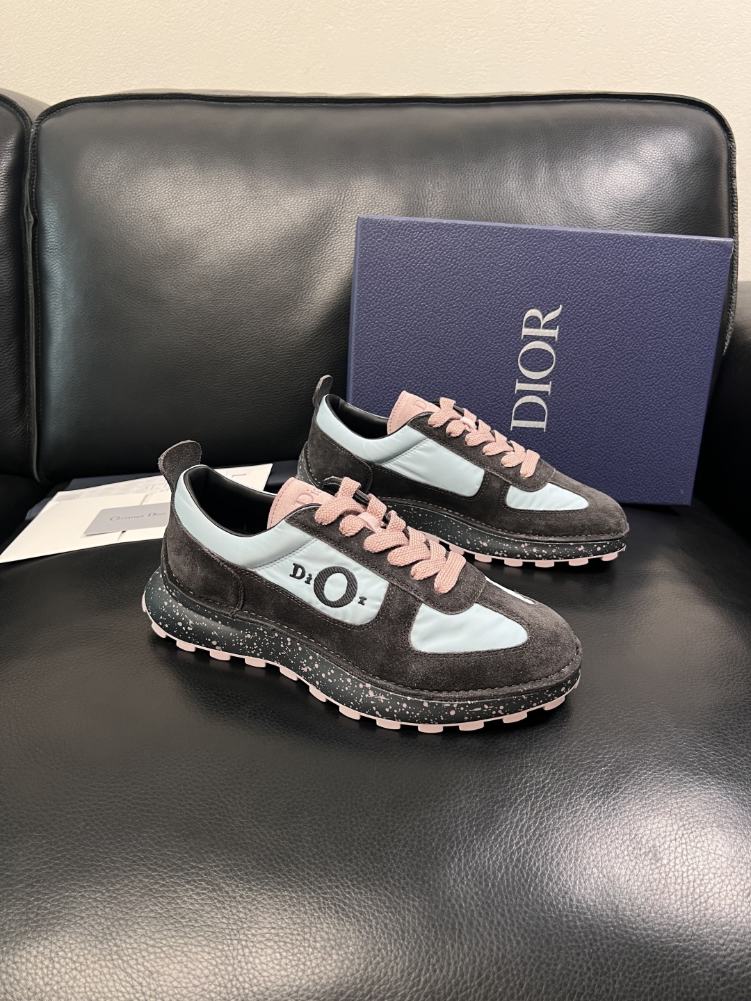 Dior 顶级工艺品 迪奥  专柜同步 原厂配置，意大利进口原版牛皮面料，透气舒适进口水染牛里垫，鞋底：