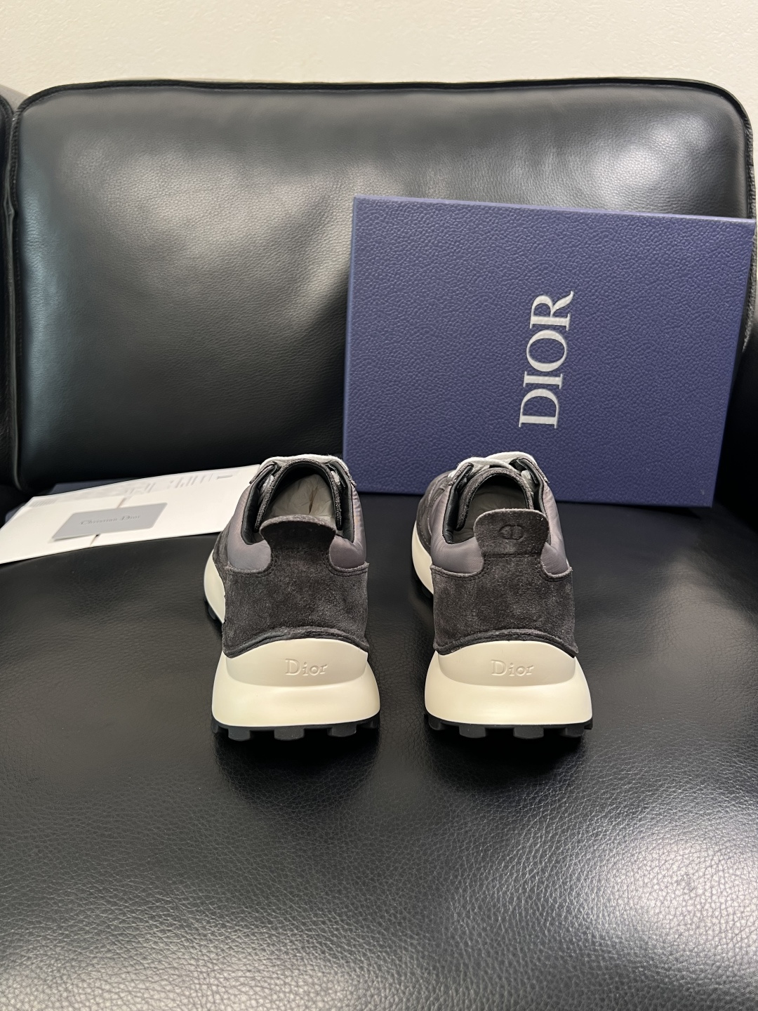 Dior 顶级工艺品 迪奥  专柜同步 原厂配置，意大利进口原版牛皮面料，透气舒适进口水染牛里垫，鞋底：