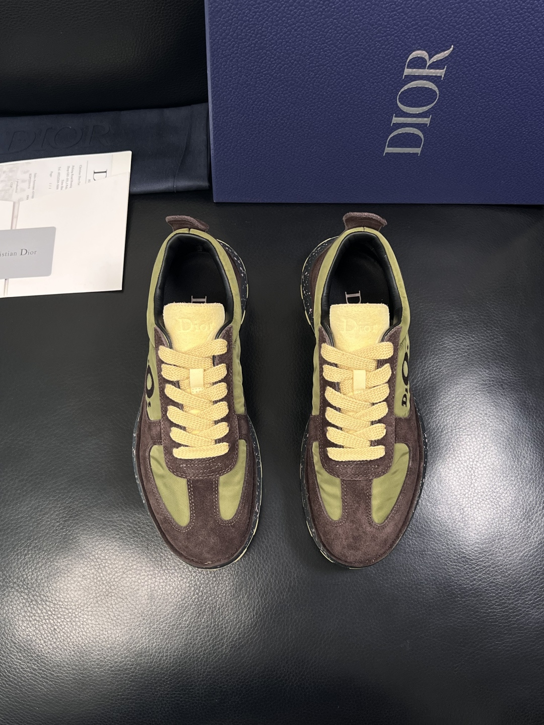 Dior 顶级工艺品 迪奥  专柜同步 原厂配置，意大利进口原版牛皮面料，透气舒适进口水染牛里垫，鞋底：