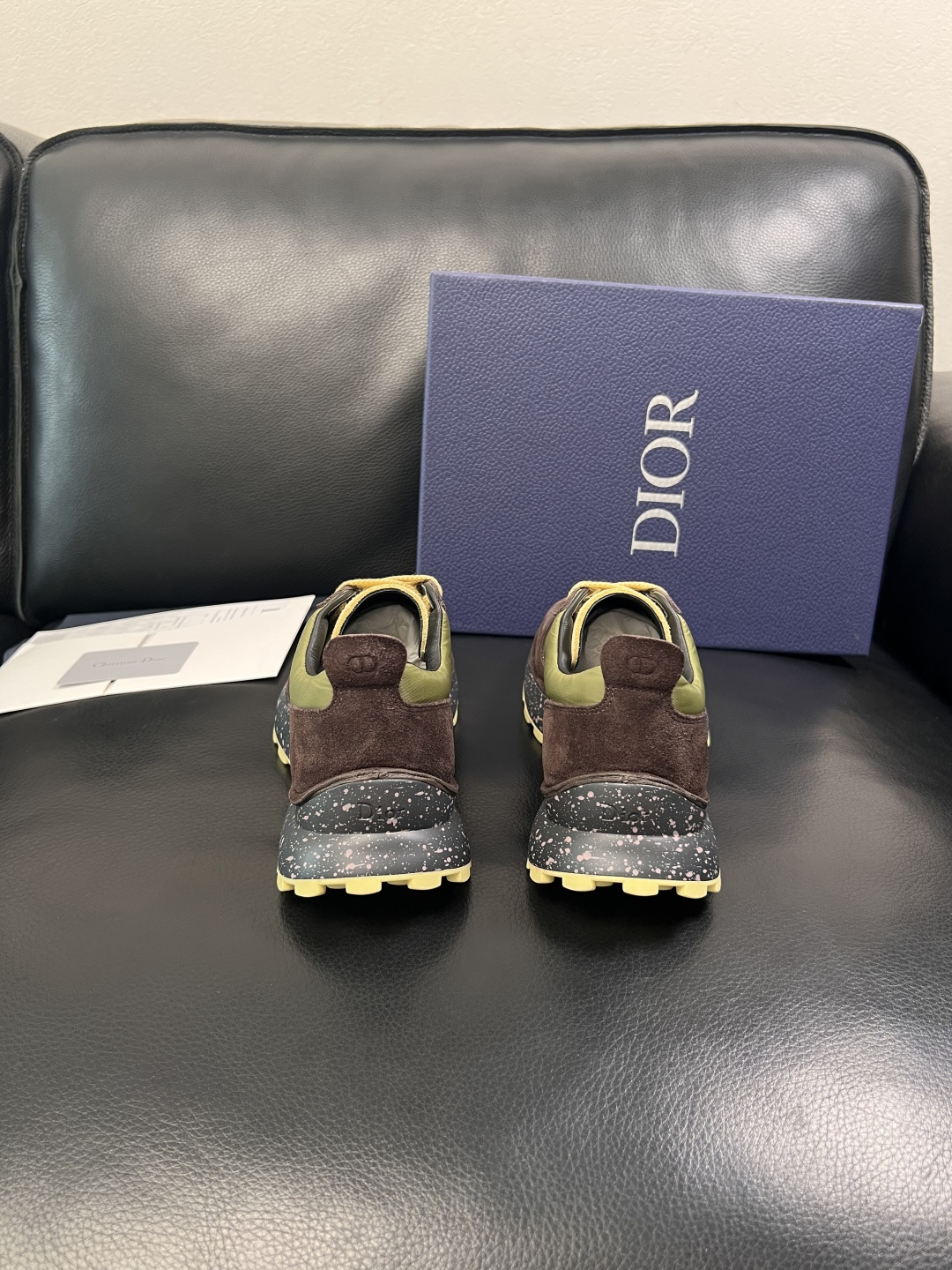Dior 顶级工艺品 迪奥  专柜同步 原厂配置，意大利进口原版牛皮面料，透气舒适进口水染牛里垫，鞋底：
