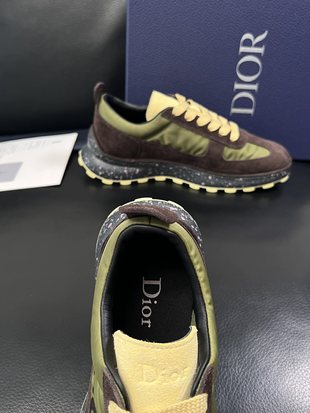 Dior 顶级工艺品 迪奥  专柜同步 原厂配置，意大利进口原版牛皮面料，透气舒适进口水染牛里垫，鞋底：