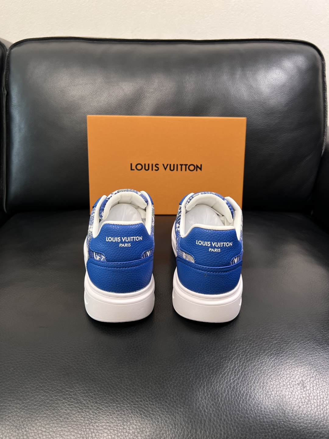 Lv  高品质  顶级工艺品  路易威登，运动板鞋专柜同步，鞋面意大利进口，高品质拼接缤纷色彩复杂工艺品
