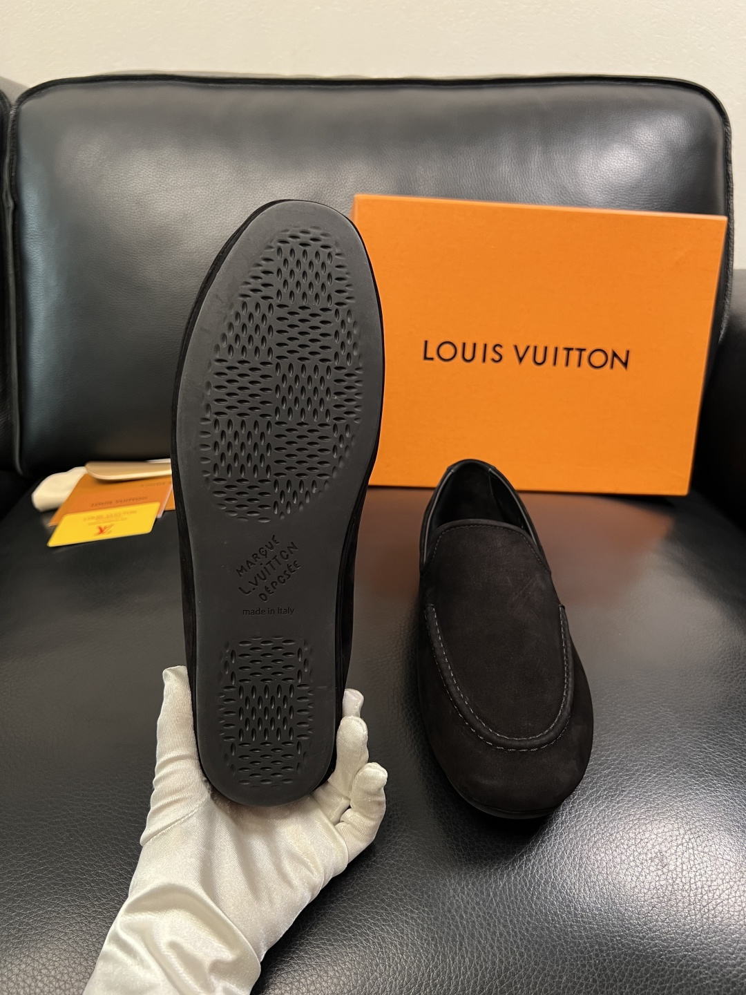 Lv  高品质  顶级代购  路易威登 专柜同步，鞋面意大利进口牛皮，进口水染牛皮内里，鞋底：原厂特供原