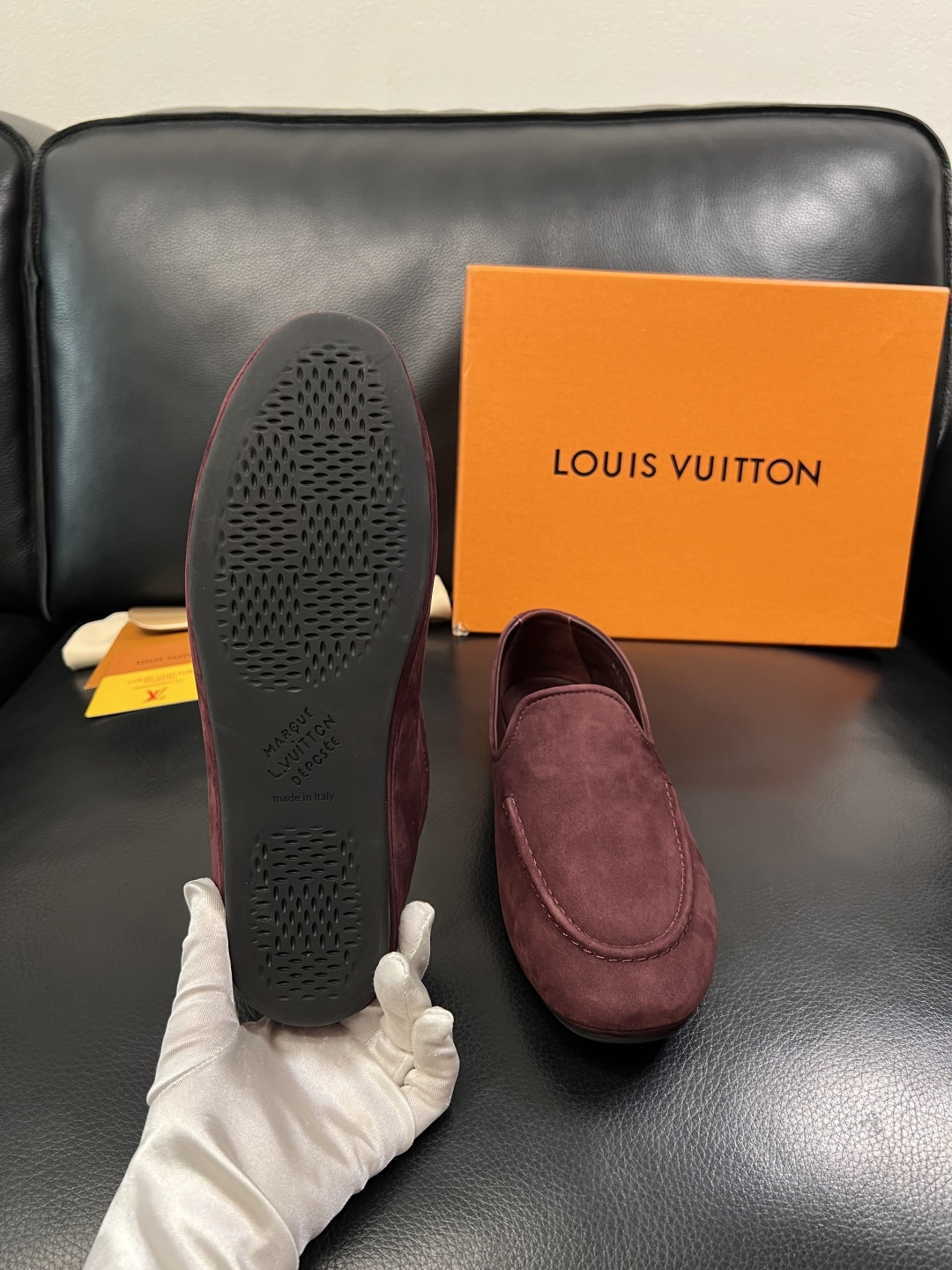 Lv  高品质  顶级代购  路易威登 专柜同步，鞋面意大利进口牛皮，进口水染牛皮内里，鞋底：原厂特供原