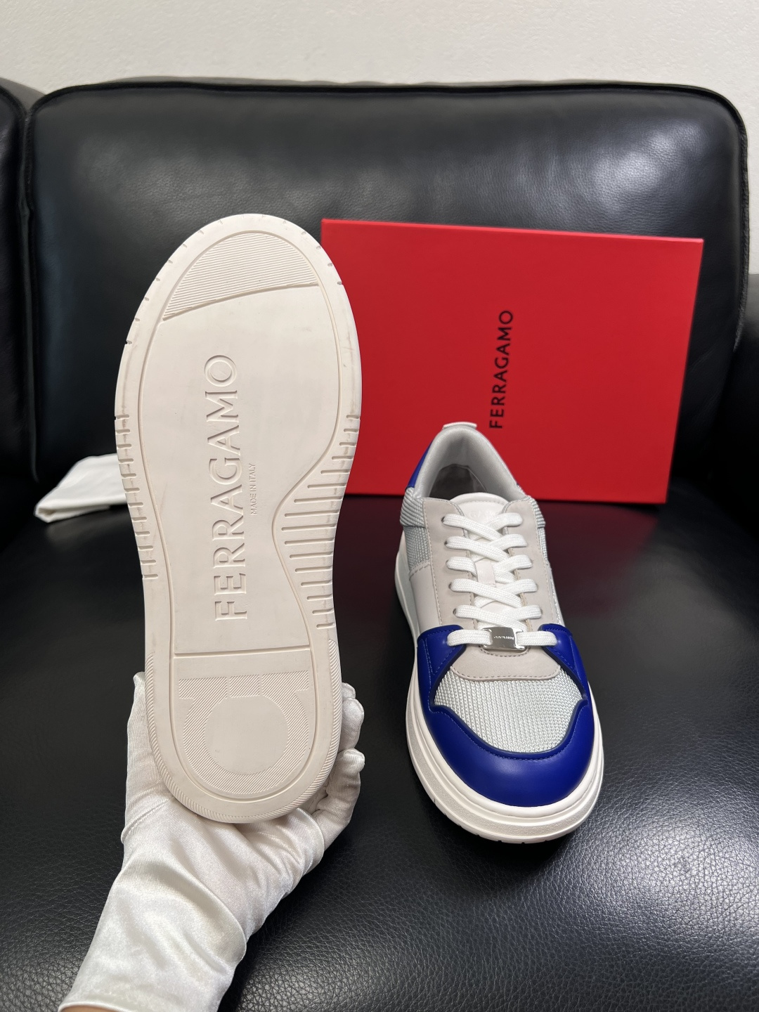 Ferragamo  高品质  顶级工艺品  菲拉格慕   专柜同步发售原厂配置，意大利进口原版牛皮，进