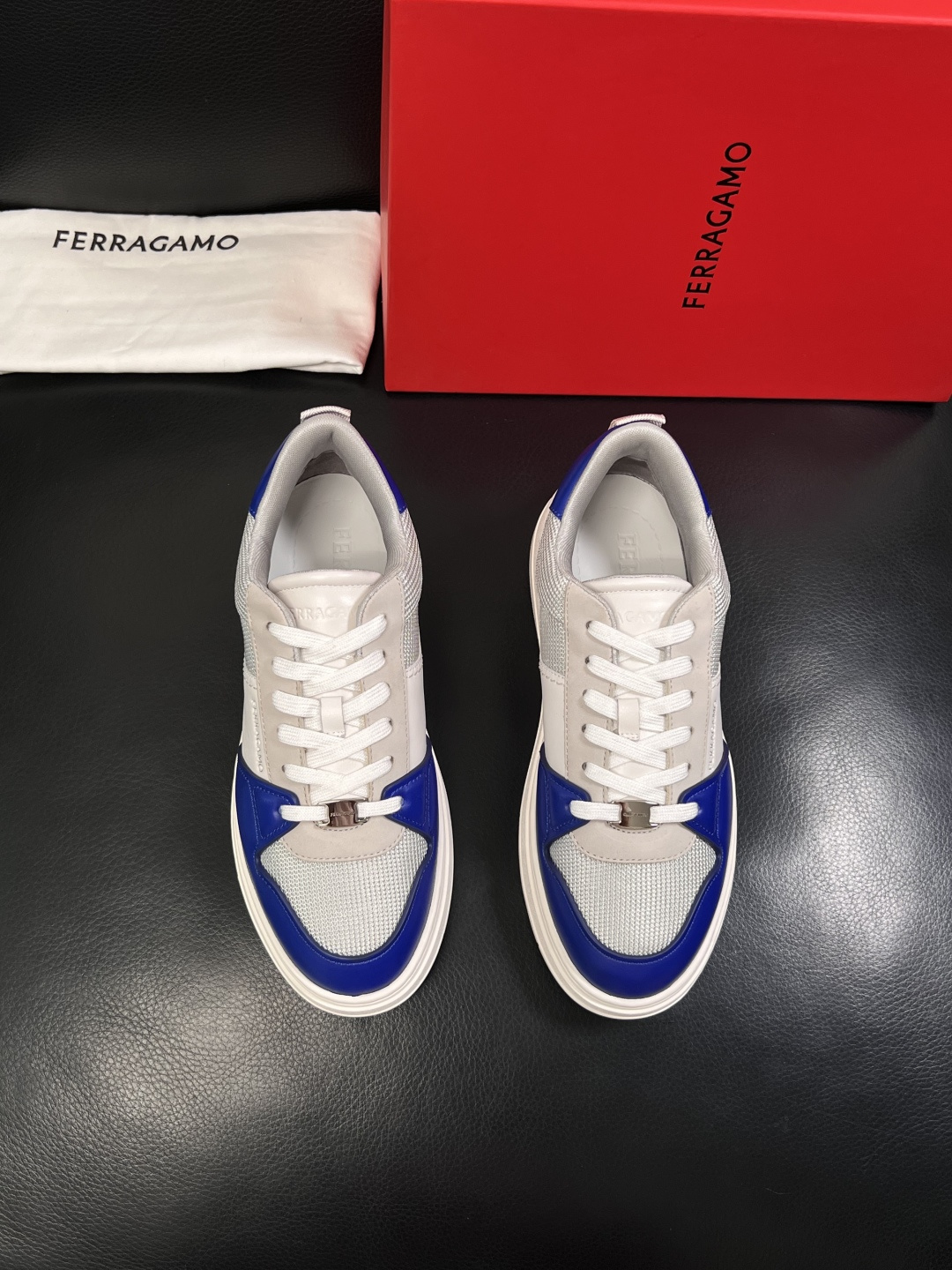 Ferragamo  高品质  顶级工艺品  菲拉格慕   专柜同步发售原厂配置，意大利进口原版牛皮，进