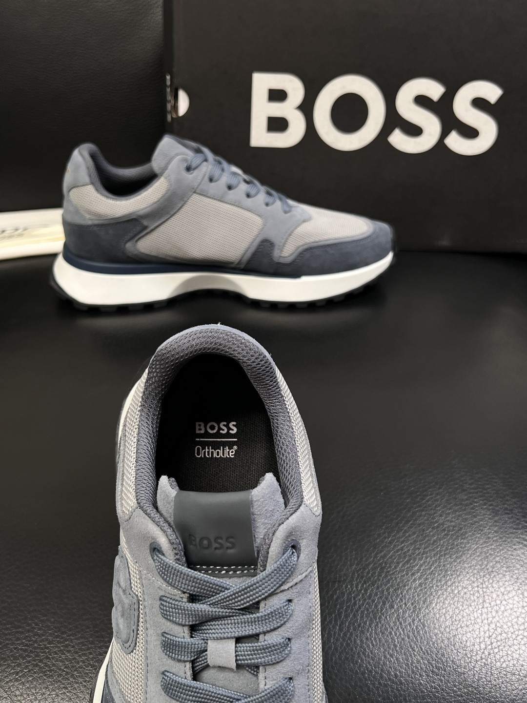 BOSS  高品质 顶级工艺品  博斯  专柜同步原厂配置，意大利进口牛皮面料牛内里垫，高品质拼接复杂工