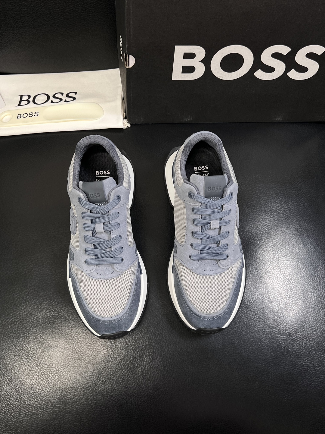 BOSS  高品质 顶级工艺品  博斯  专柜同步原厂配置，意大利进口牛皮面料牛内里垫，高品质拼接复杂工