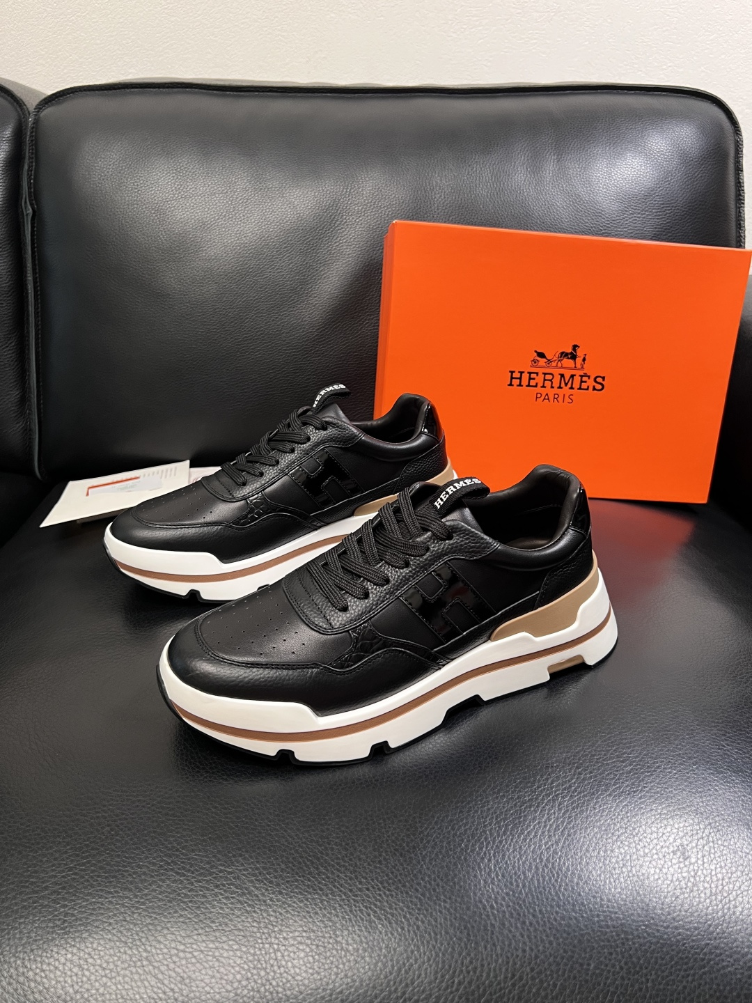 Hermes  高品质  顶级工艺品  爱马仕 专柜同步发售原厂配置，意大利进口原版牛皮面料，高品质拼接
