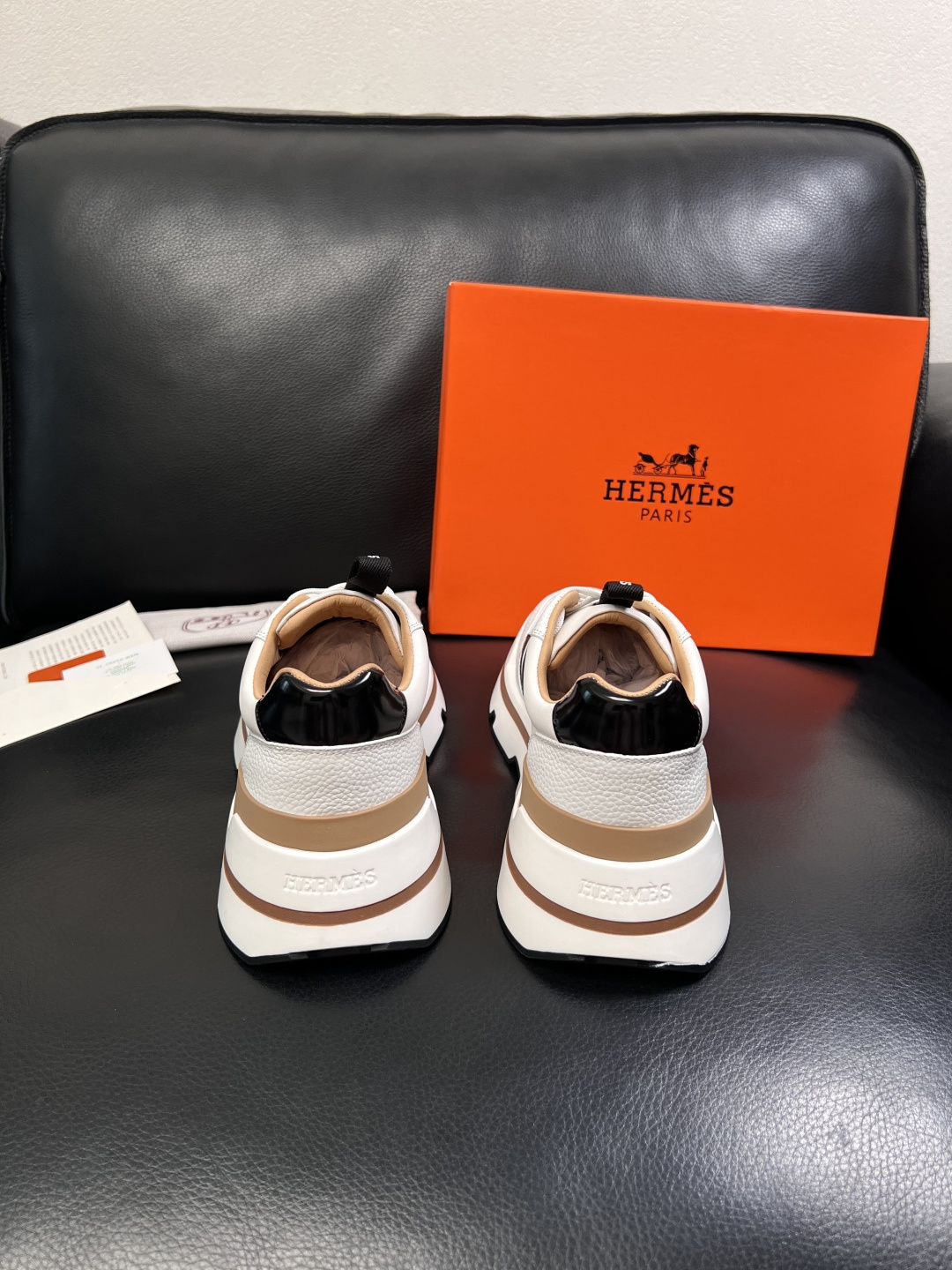 Hermes  高品质  顶级工艺品  爱马仕 专柜同步发售原厂配置，意大利进口原版牛皮面料，高品质拼接