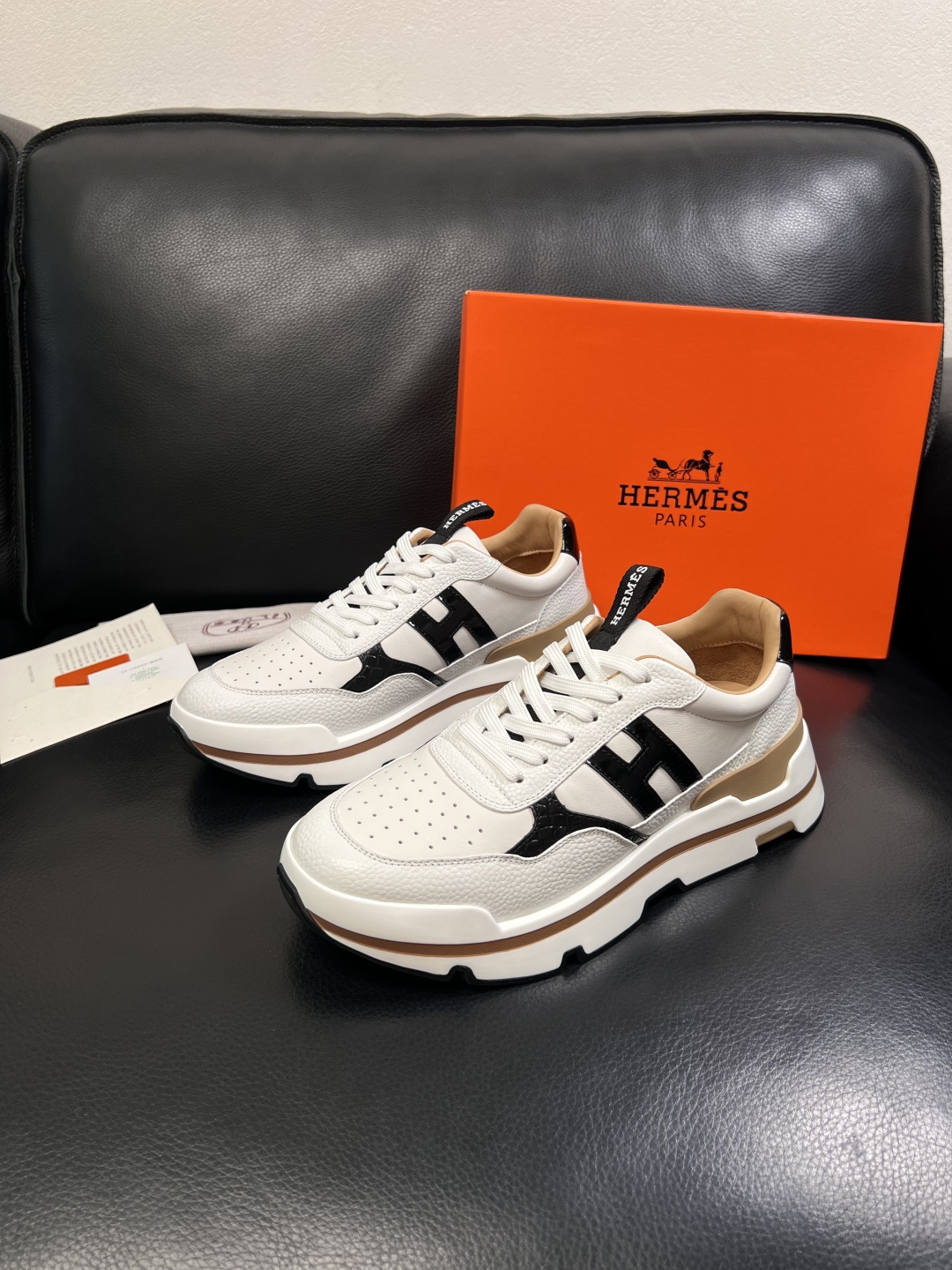 Hermes  高品质  顶级工艺品  爱马仕 专柜同步发售原厂配置，意大利进口原版牛皮面料，高品质拼接