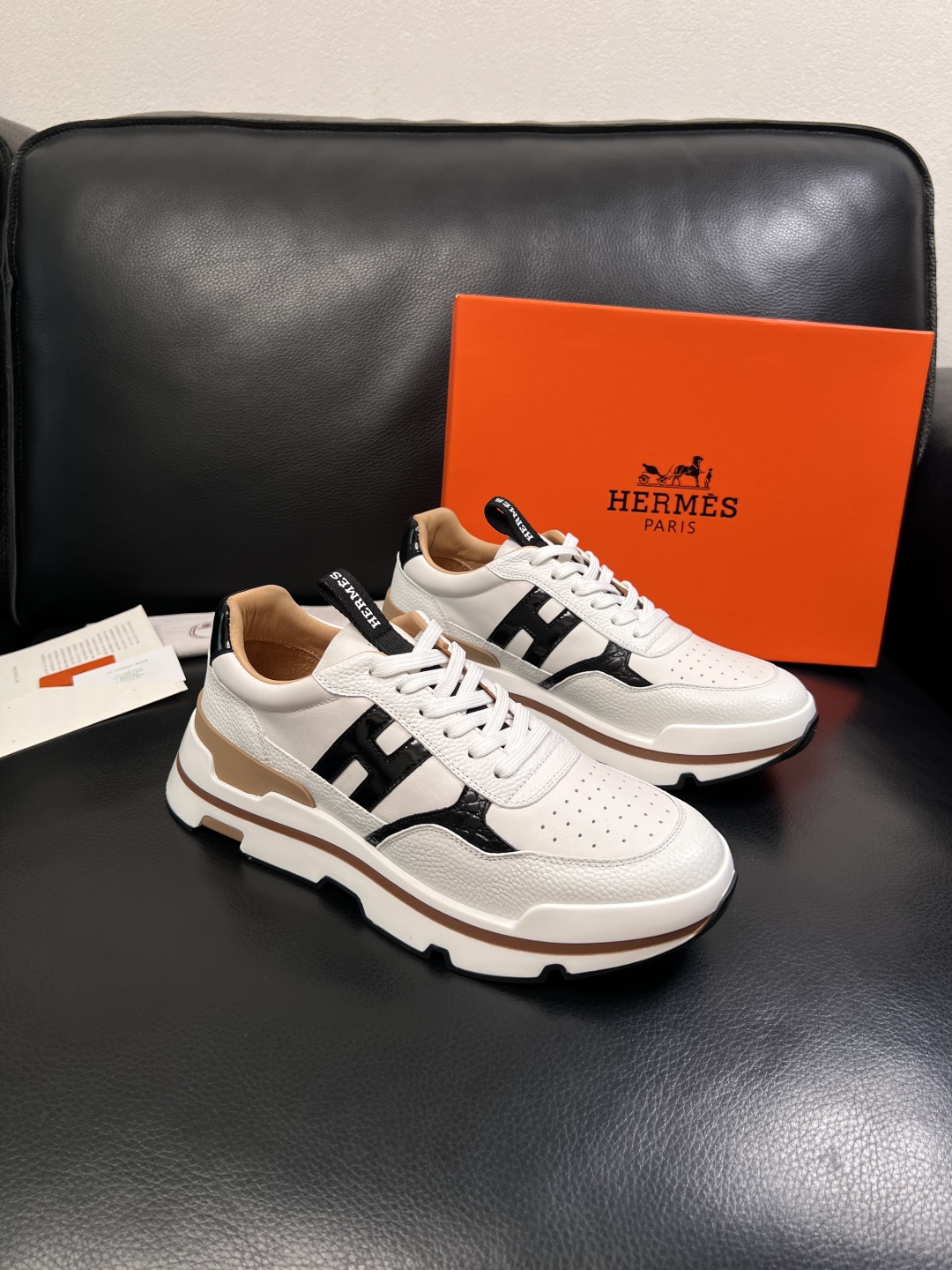 Hermes  高品质  顶级工艺品  爱马仕 专柜同步发售原厂配置，意大利进口原版牛皮面料，高品质拼接