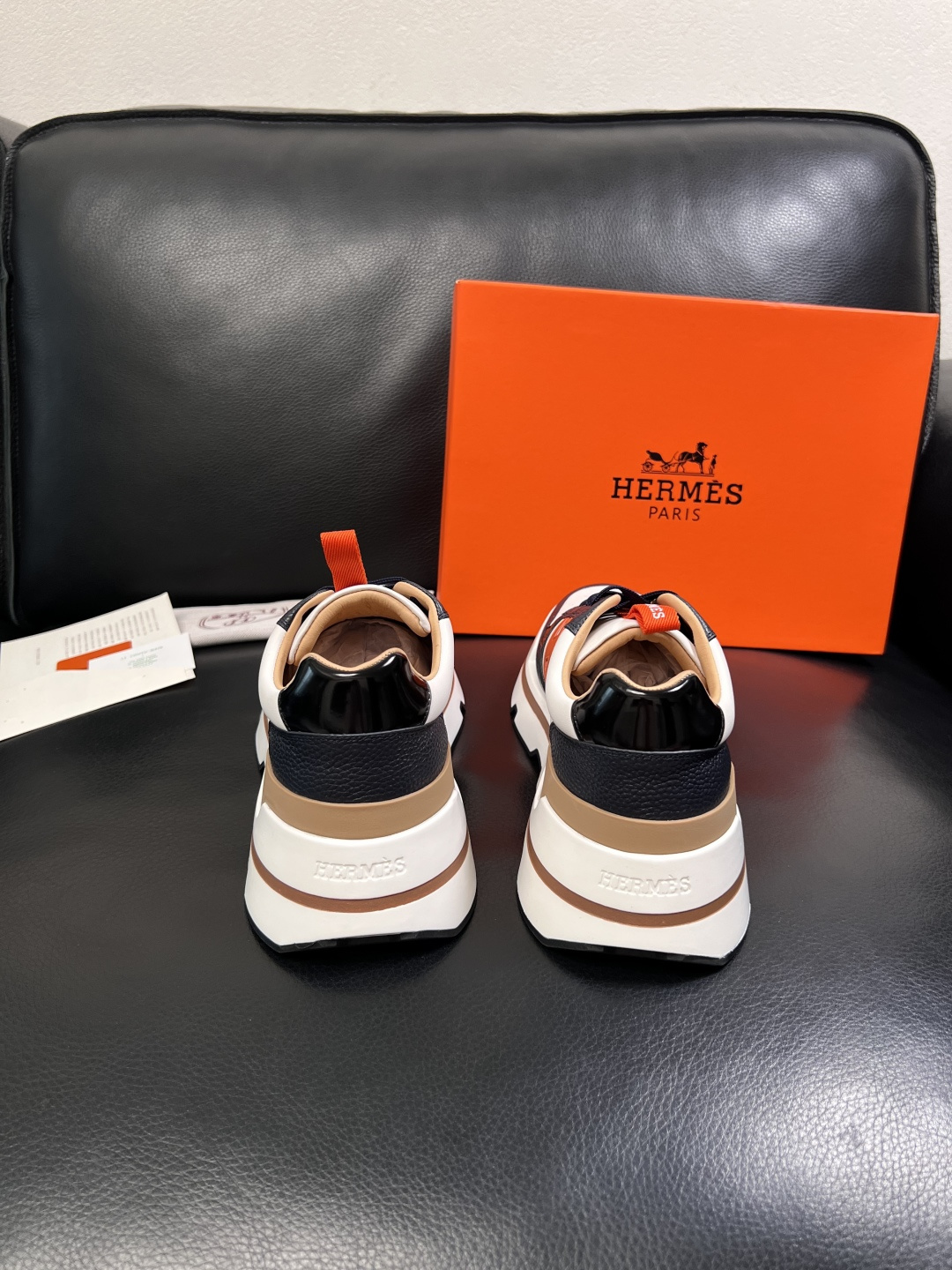 Hermes  高品质  顶级工艺品  爱马仕 专柜同步发售原厂配置，意大利进口原版牛皮面料，高品质拼接