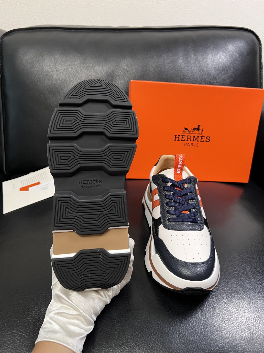 Hermes  高品质  顶级工艺品  爱马仕 专柜同步发售原厂配置，意大利进口原版牛皮面料，高品质拼接