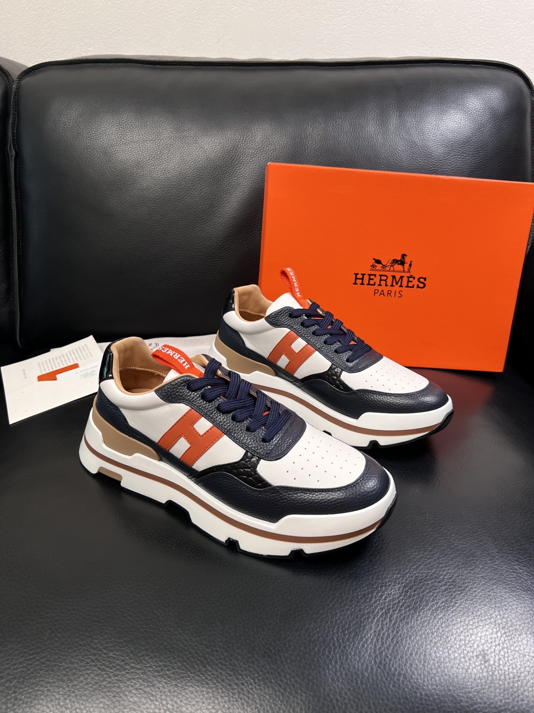 Hermes  高品质  顶级工艺品  爱马仕 专柜同步发售原厂配置，意大利进口原版牛皮面料，高品质拼接