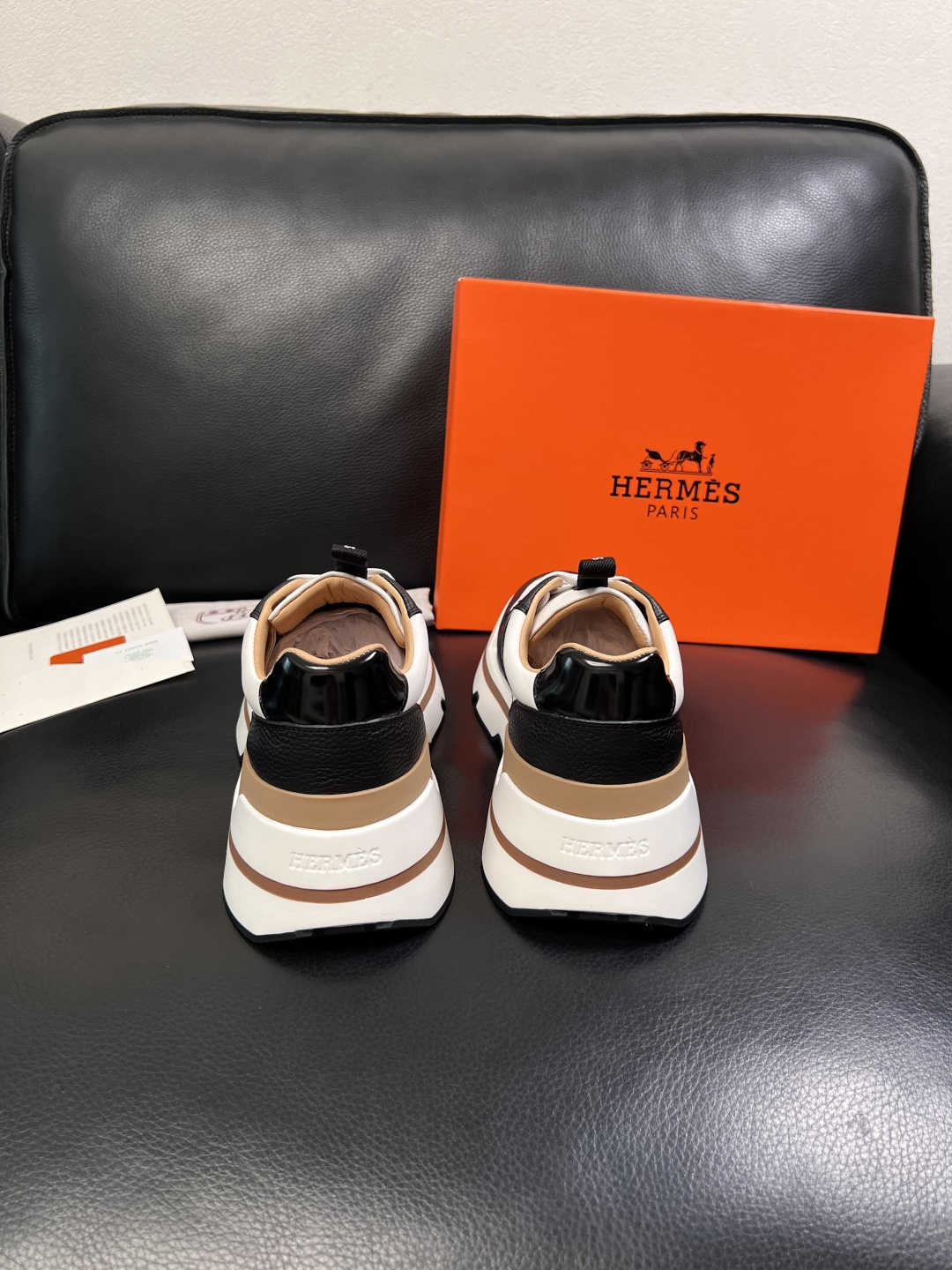 Hermes  高品质  顶级工艺品  爱马仕 专柜同步发售原厂配置，意大利进口原版牛皮面料，高品质拼接
