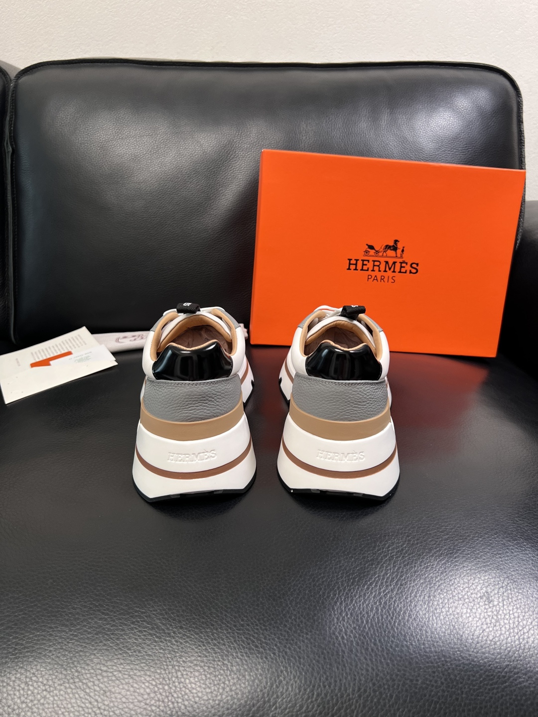 Hermes  高品质  顶级工艺品  爱马仕 专柜同步发售原厂配置，意大利进口原版牛皮面料，高品质拼接