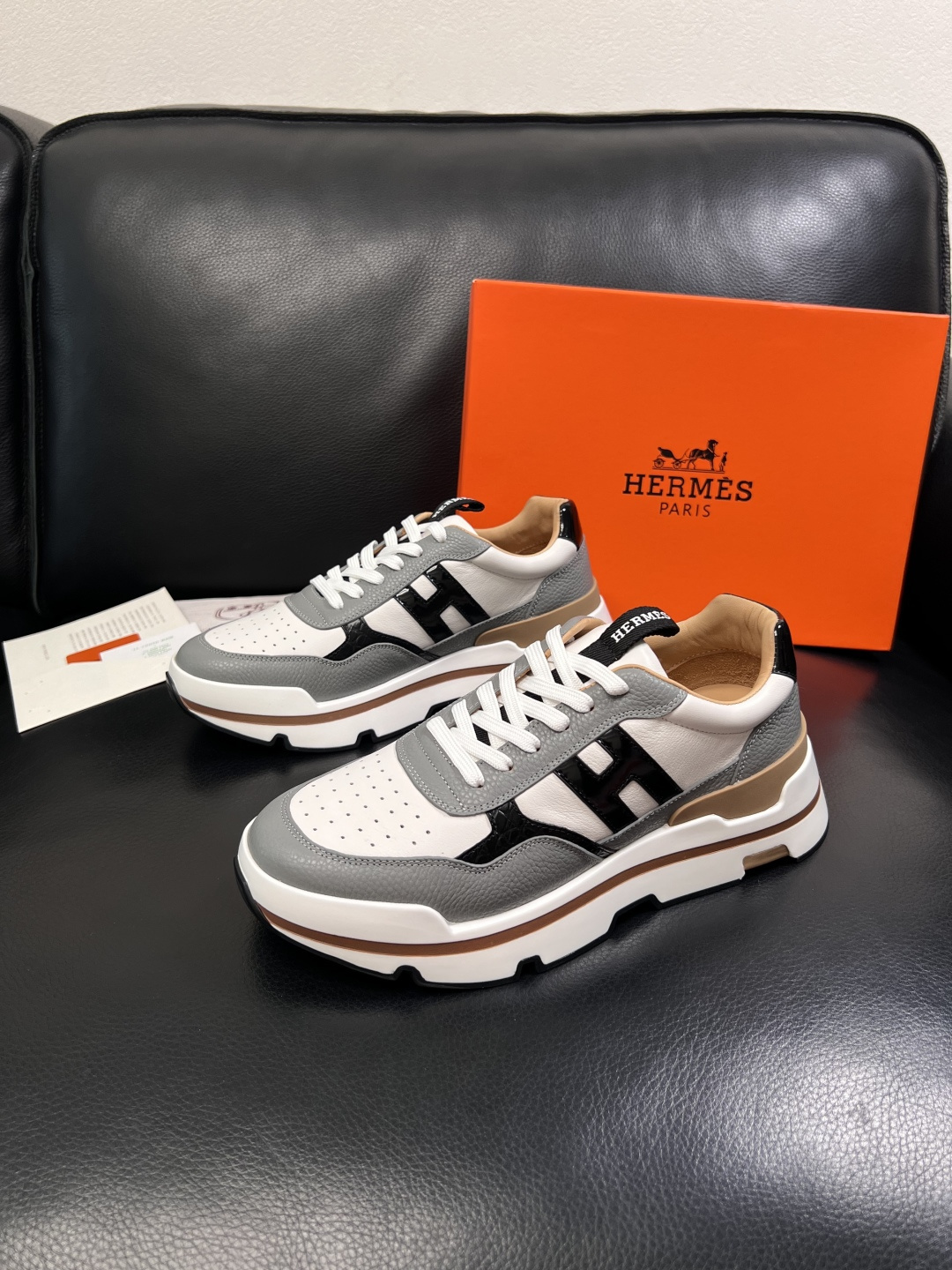 Hermes  高品质  顶级工艺品  爱马仕 专柜同步发售原厂配置，意大利进口原版牛皮面料，高品质拼接