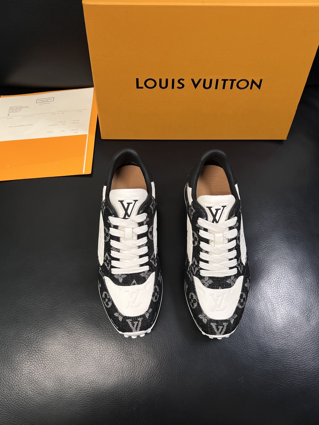 Lv  高品质  顶级工艺品  路易威登，运动板鞋专柜同步，鞋面意大利进口牛皮拼网面料，高品质拼接缤纷色