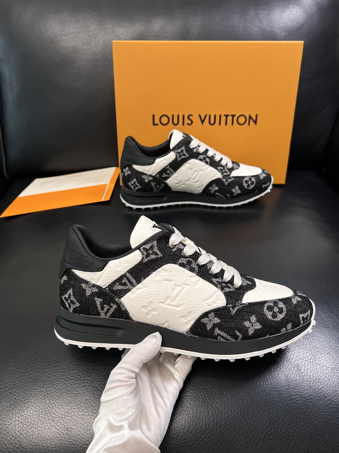 Lv  高品质  顶级工艺品  路易威登，运动板鞋专柜同步，鞋面意大利进口牛皮拼网面料，高品质拼接缤纷色