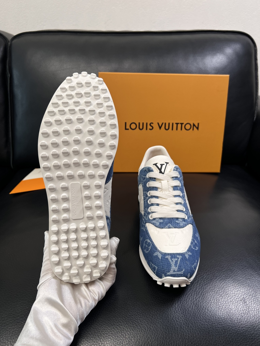 Lv  高品质  顶级工艺品  路易威登，运动板鞋专柜同步，鞋面意大利进口牛皮拼网面料，高品质拼接缤纷色