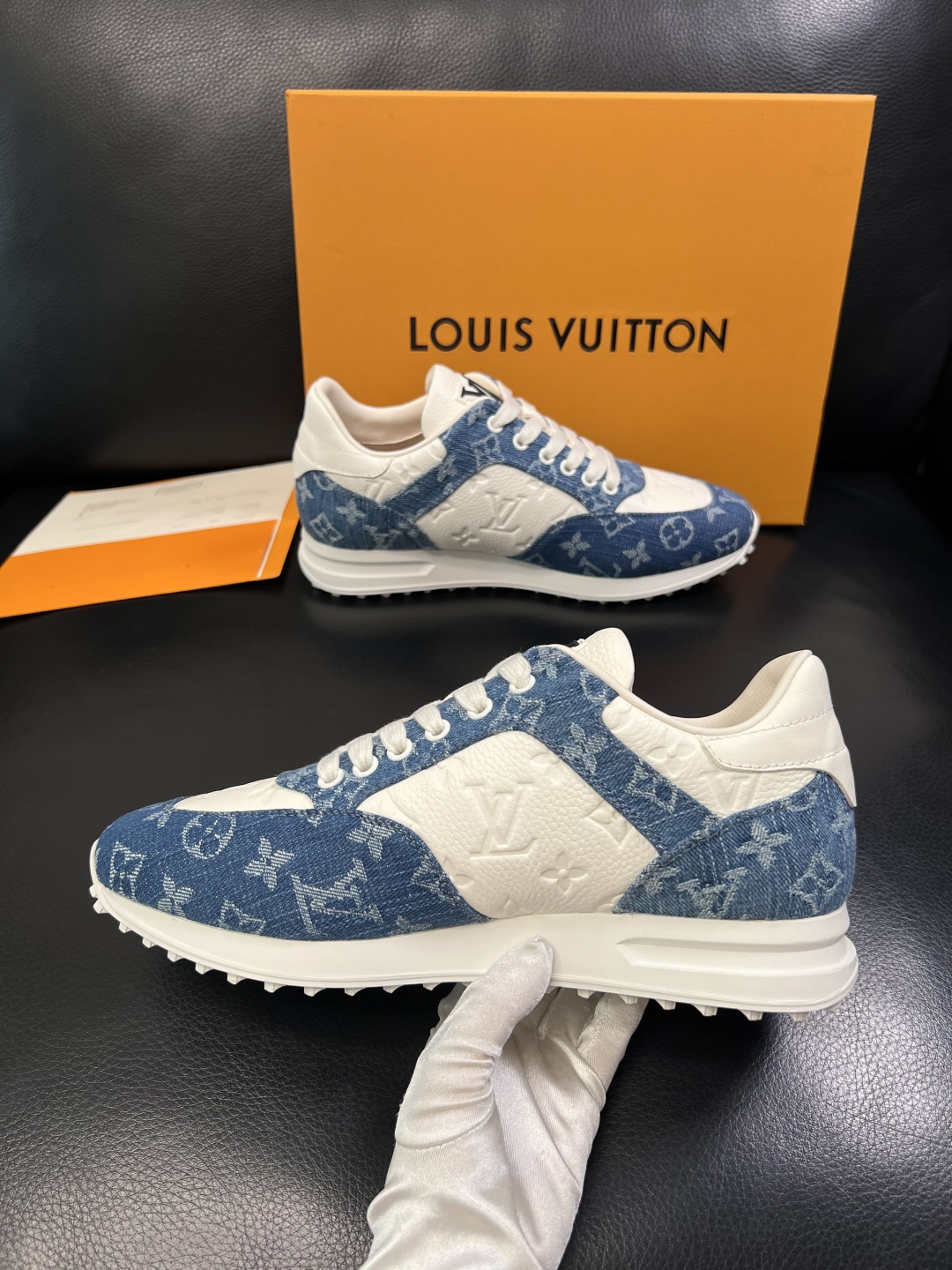 Lv  高品质  顶级工艺品  路易威登，运动板鞋专柜同步，鞋面意大利进口牛皮拼网面料，高品质拼接缤纷色
