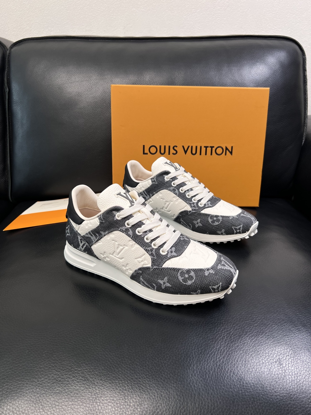 NO:886665,Lv high-quality top crafts Louis Vuitton, sports sneakers counter synchronization, uppers made of Italian imported cowhide mesh fabric, high-quality splicing colorful complex crafts, imported cowhide lining soft and comfortable, original soles specially provided by the original factory, TPU exclusive movable molded soles super comfortable, original factory follow-up goods, code number 39-44 (customized 45),, louis vuitton, louis vuitton, cowhide19860909Lv 高品质 顶级工艺品 路易威登,运动板鞋专柜同步,鞋面意大利进口牛皮拼网面料,高品质拼接缤纷色彩复杂工艺品,进口牛皮里垫柔软舒适,鞋底原厂特供原版底,TPU独家活动成型底超级舒适,原厂跟单货,码数 39-44（订做 45）,,louis vuitton,louis vuitton,cowhide,Men's shoes
