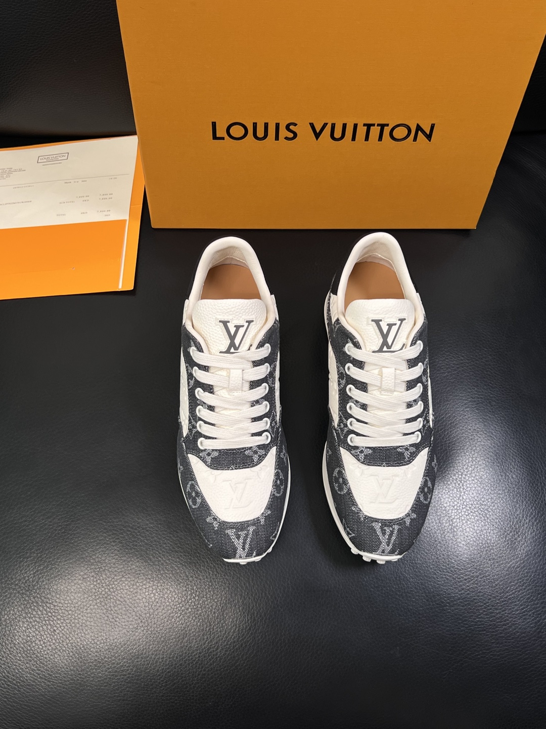 Lv  高品质  顶级工艺品  路易威登，运动板鞋专柜同步，鞋面意大利进口牛皮拼网面料，高品质拼接缤纷色