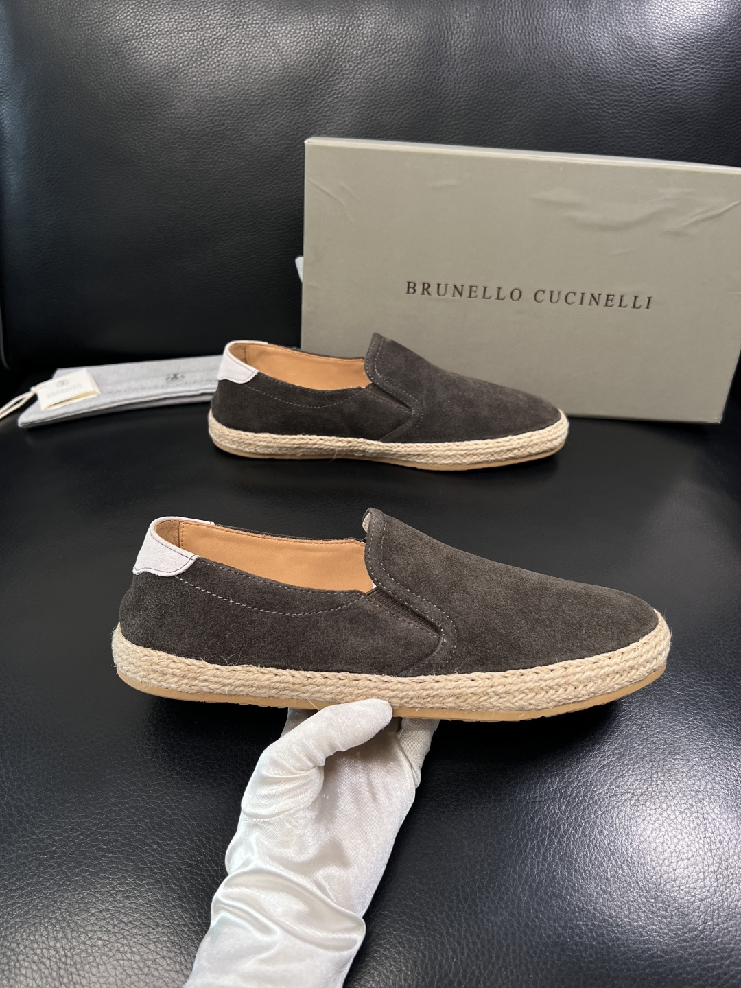 Brunello Cucinelli  高品质 顶级工艺品  BC  专柜同步原厂配置，意大利进口牛皮面