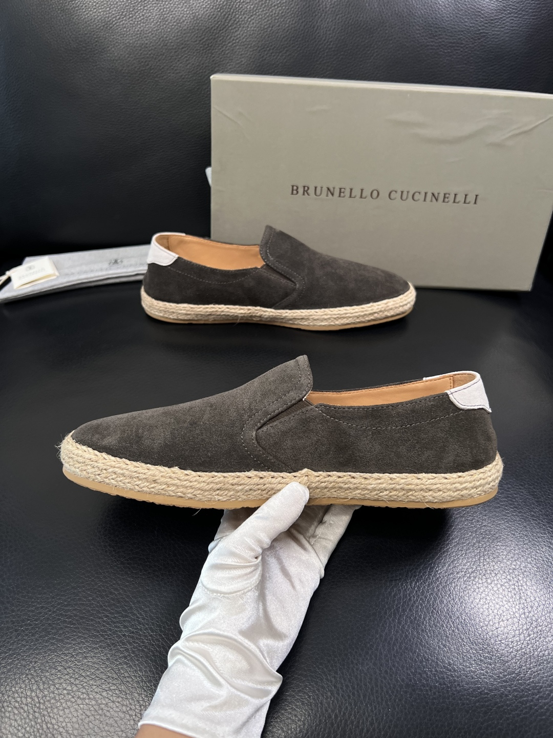 Brunello Cucinelli  高品质 顶级工艺品  BC  专柜同步原厂配置，意大利进口牛皮面