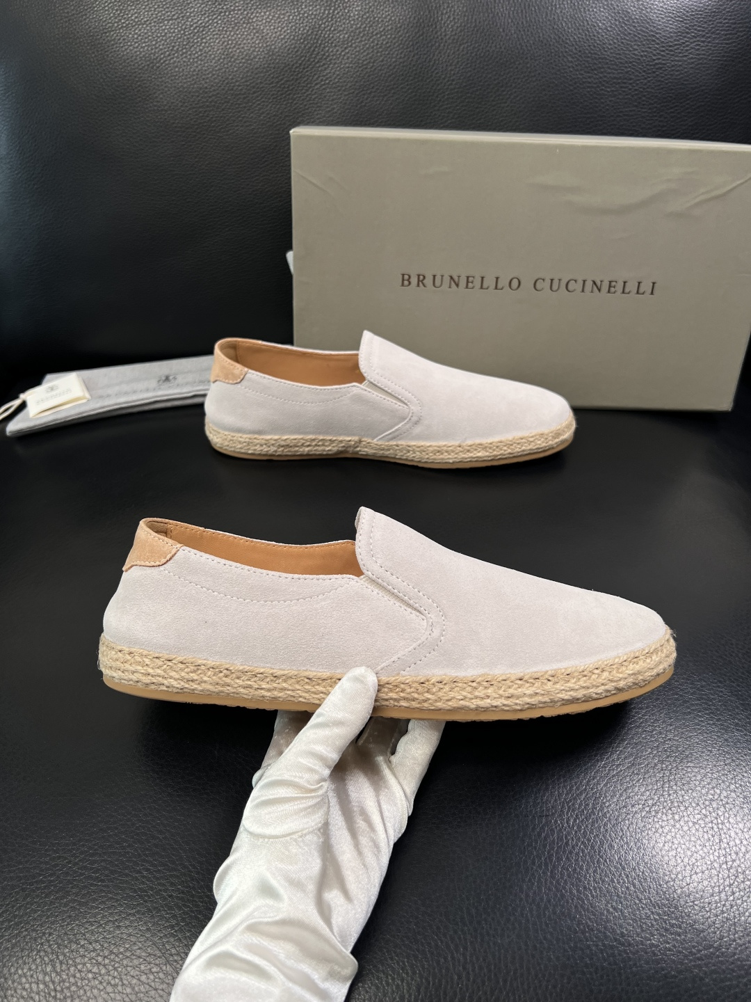 Brunello Cucinelli  高品质 顶级工艺品  BC  专柜同步原厂配置，意大利进口牛皮面