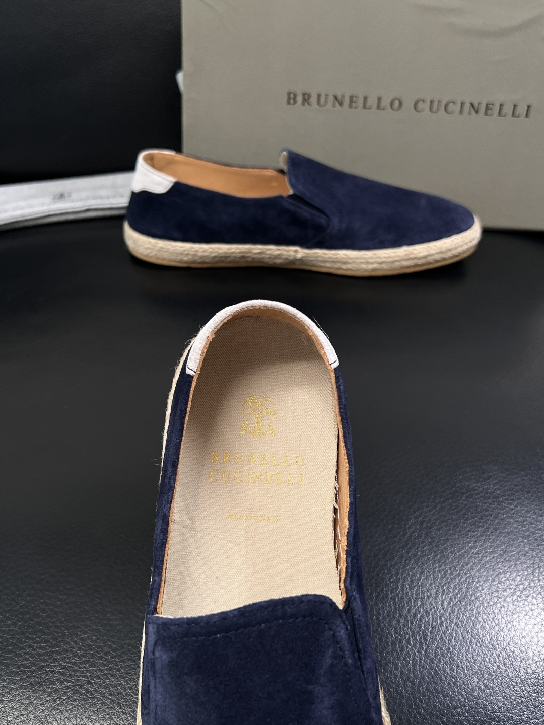 Brunello Cucinelli  高品质 顶级工艺品  BC  专柜同步原厂配置，意大利进口牛皮面
