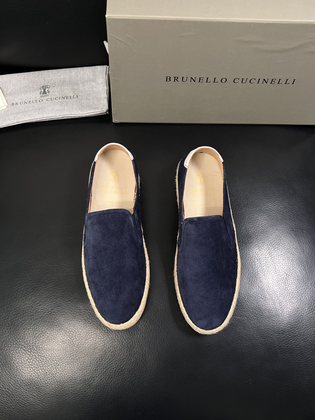 Brunello Cucinelli  高品质 顶级工艺品  BC  专柜同步原厂配置，意大利进口牛皮面