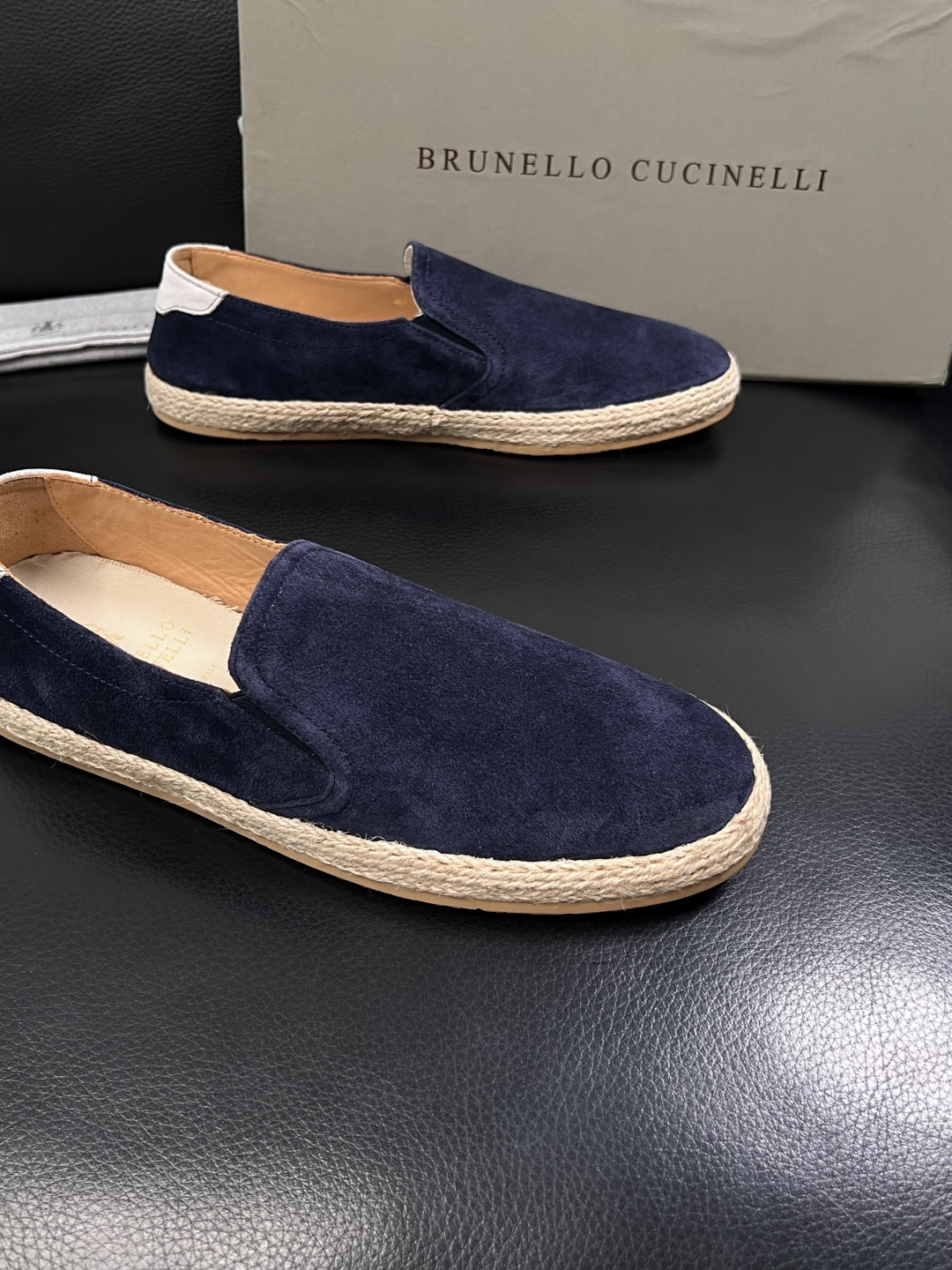 Brunello Cucinelli  高品质 顶级工艺品  BC  专柜同步原厂配置，意大利进口牛皮面