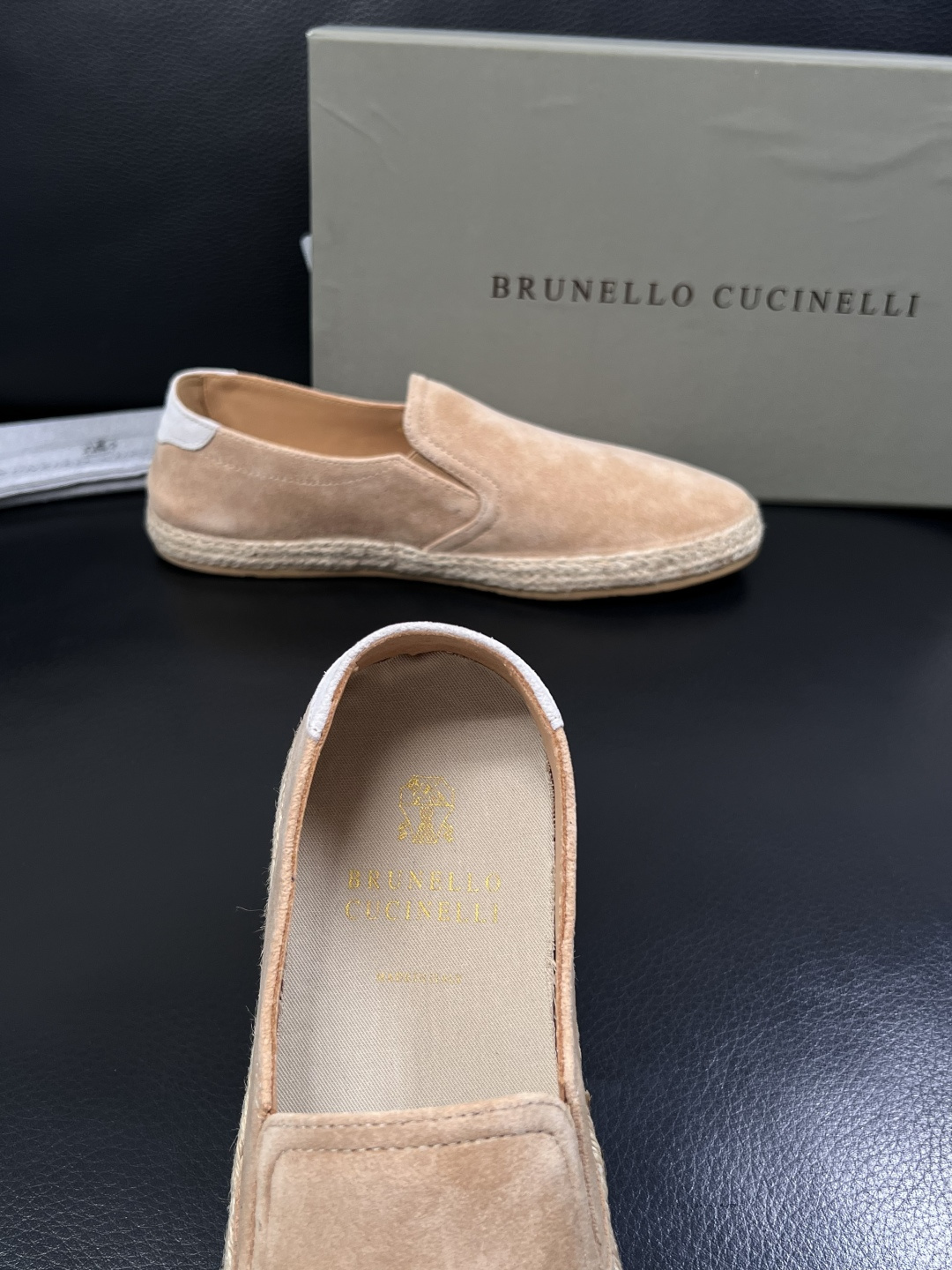 Brunello Cucinelli  高品质 顶级工艺品  BC  专柜同步原厂配置，意大利进口牛皮面
