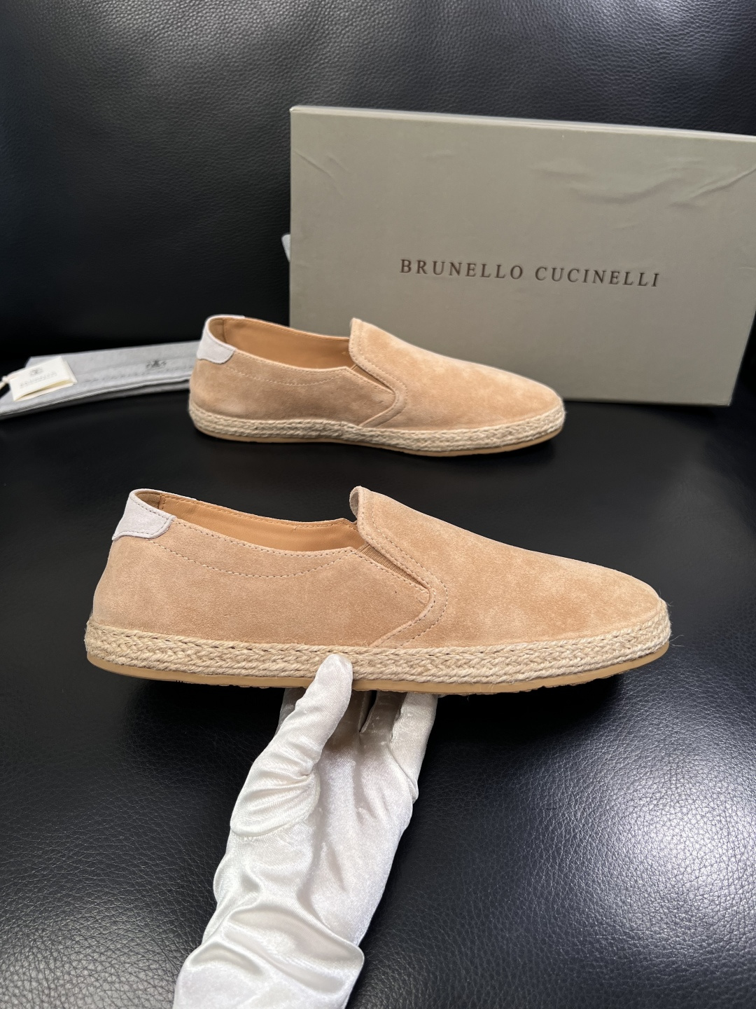 Brunello Cucinelli  高品质 顶级工艺品  BC  专柜同步原厂配置，意大利进口牛皮面