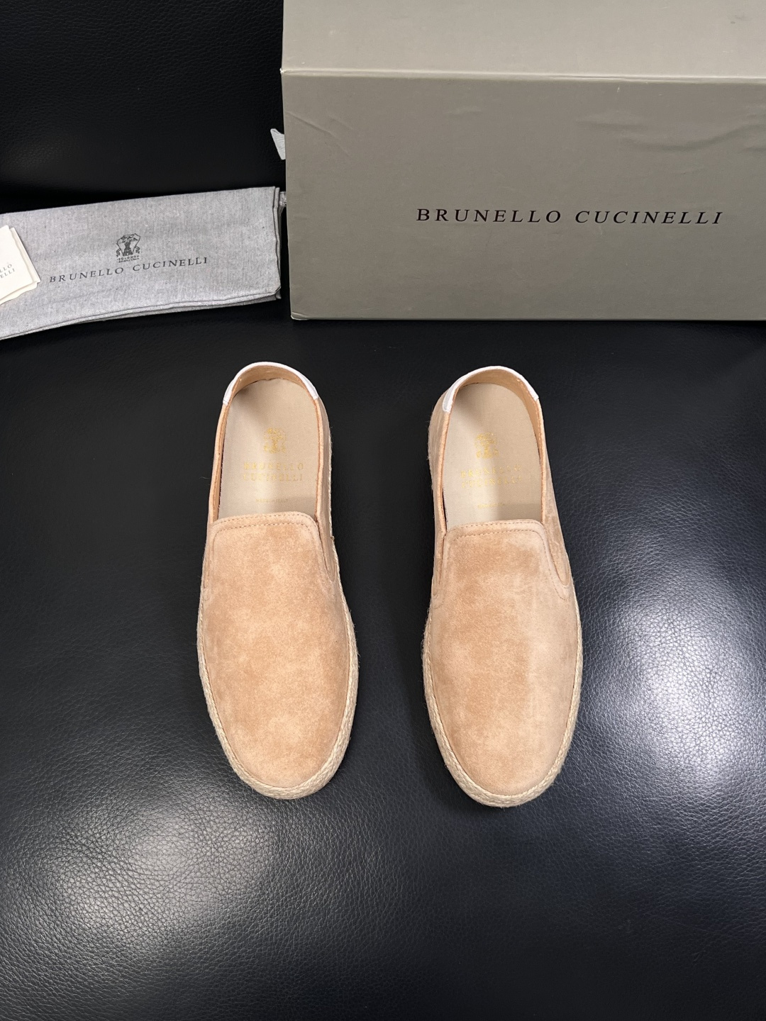 Brunello Cucinelli  高品质 顶级工艺品  BC  专柜同步原厂配置，意大利进口牛皮面