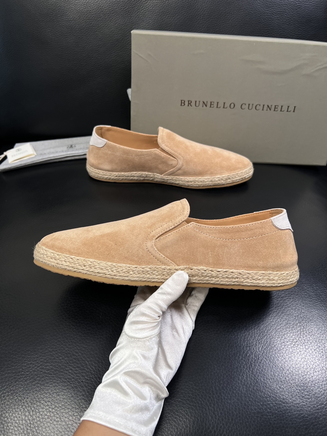 Brunello Cucinelli  高品质 顶级工艺品  BC  专柜同步原厂配置，意大利进口牛皮面