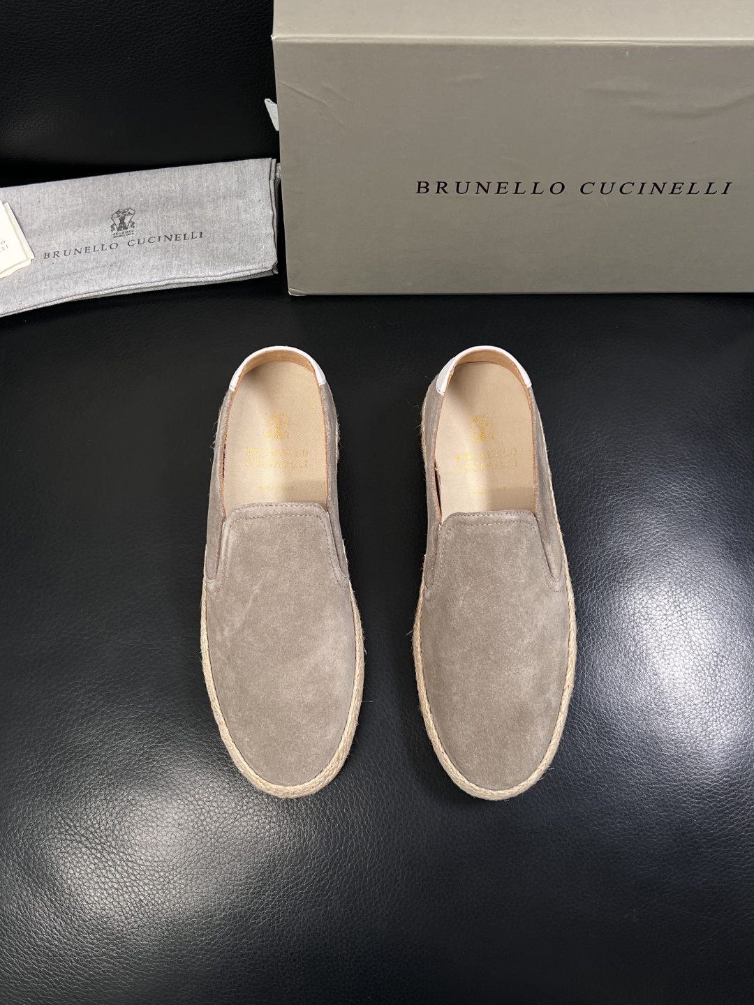 Brunello Cucinelli  高品质 顶级工艺品  BC  专柜同步原厂配置，意大利进口牛皮面